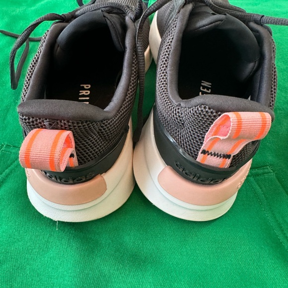 WMNS) adidas Racer TR21 'Carbon Vapour Pink' H00654 size 9 1/2 (9.5) almost new! - Picture 9 of 16